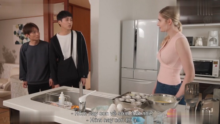 qua-nha-ban-choi-nam-thanh-nien-may-man-du-me-ban-than